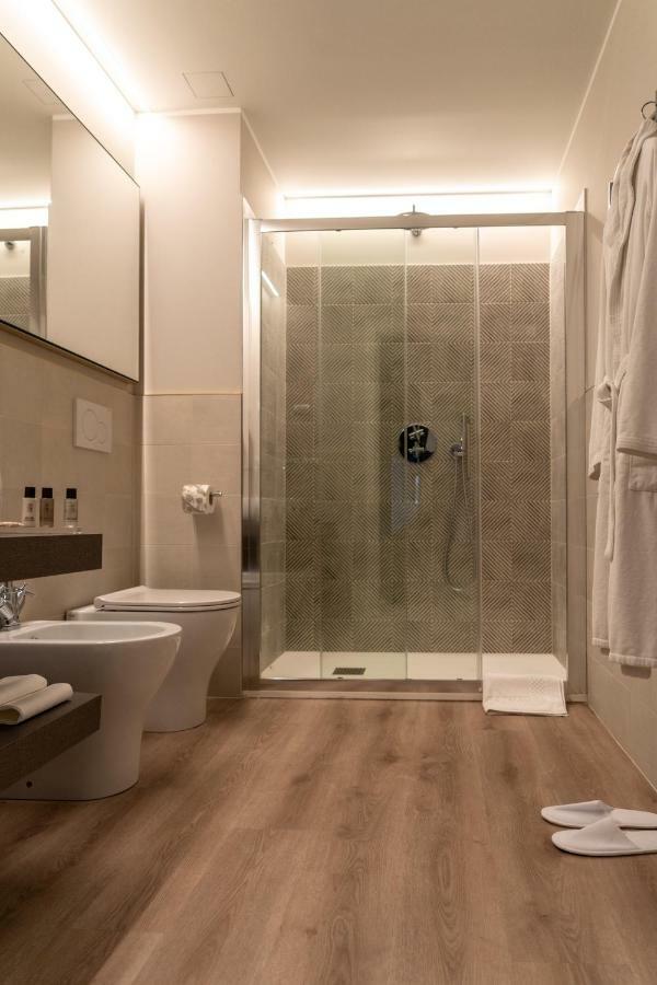 Sleep Tide Suites Milánó Kültér fotó